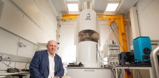 Scientists use electron microscope to turn nanotube into tiny transistor Scientists use electron microscope to turn nanotube into tiny transistor