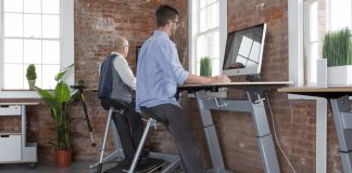 Standing desk or sitting at your desk which is better? Standing desk or sitting at your desk which is better?