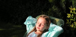 Lack of sleep may be associated with eating too much Lack of sleep may be associated with eating too much