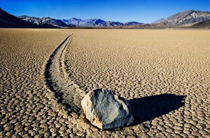 Scientists film mysterious ‘sailing stones’ in Death Valley
