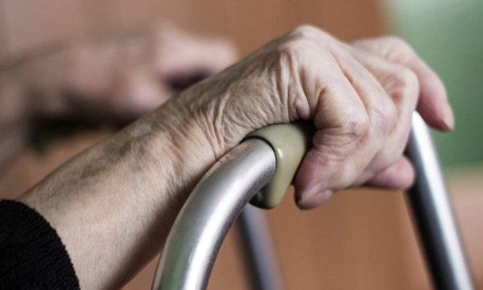 Does severe pain shorten lives of the elderly?