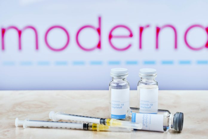 Moderna's new bivalent COVID vaccine booster receives Health Canada approval