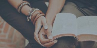 Reflecting upon the moral behavior of others may help kids foster sharing Reflecting upon the moral behavior of others may help kids foster sharing