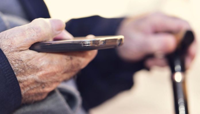 Social media can help improve the mental health of the elderly