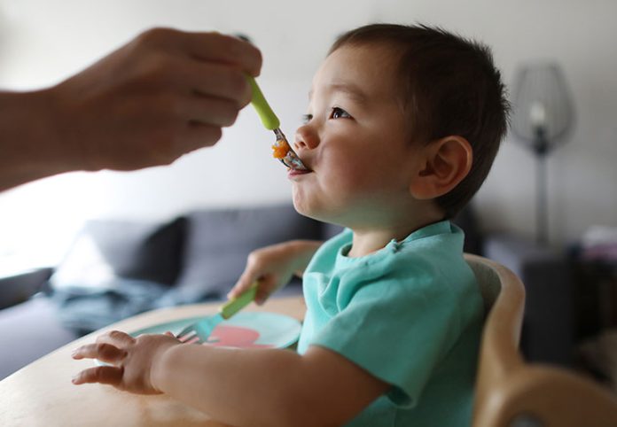 Breastfed babies may make easier transition to solids