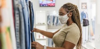 New tech will let you try on clothes when the shop is closed New tech will let you try on clothes when the shop is closed