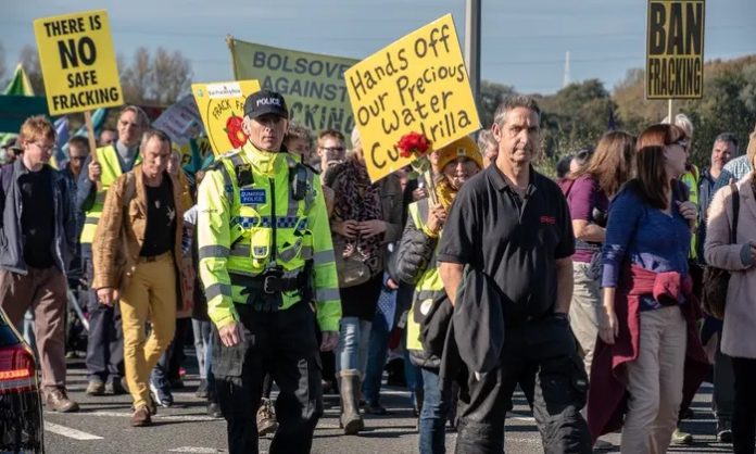 Anti-fracking protests in 60 Romanian cities call for Fracking ban