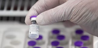 Walgreens COVID Vaccine Booster Updates Amid Omicron Variant XBB.1.5 – Scheduling and Information Walgreens COVID Vaccine Booster Updates Amid Omicron Variant XBB.1.5 - Scheduling and Information