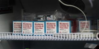 Walgreens, CVS Offering Online Scheduling for Updated COVID Vaccine Appointments Walgreens, CVS Offering Online Scheduling for Updated COVID Vaccine Appointments