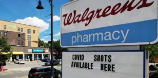 COVID vaccine Scheduling: Pharmacy staff from Walgreens, CVS say they’re at a breaking point COVID vaccine Scheduling: Pharmacy staff from Walgreens, CVS say they're at a breaking point