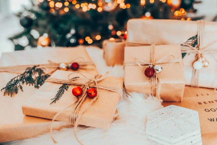 What are some sustainable and environmentally friendly presents to consider giving this year?