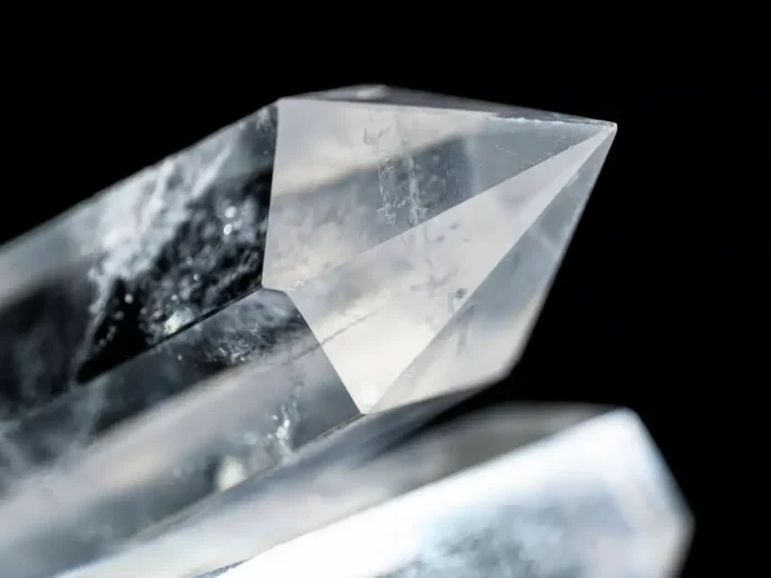 A Crystal That Beats With Time: Physicists Make the Invisible Visible