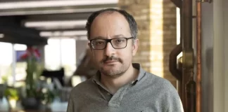 British billionaire trader to pay interns a staggering £26,000 a month British billionaire trader to pay interns a staggering £26,000 a month