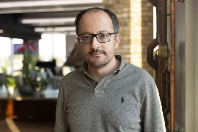 British billionaire trader to pay interns a staggering £26,000 a month