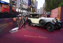 Downton Abbey bids farewell with The Grand Finale emotional premiere in London Downton Abbey bids farewell with The Grand Finale emotional premiere in London