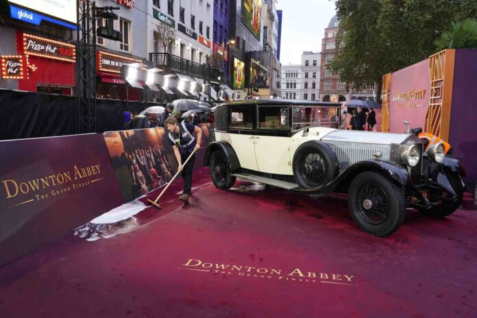 Downton Abbey bids farewell with The Grand Finale emotional premiere in London