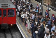 Striking Tube drivers demand 75pc discount on train journeys nationwide Striking Tube drivers demand 75pc discount on train journeys nationwide